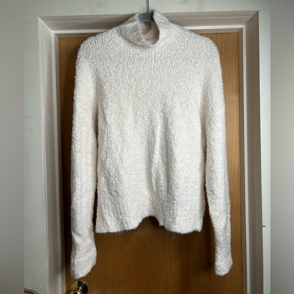 J. Crew Women’s White Bouclé Mock Neck Sweater - Soft. Size: Small